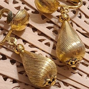 Vintage Clip On Earrings